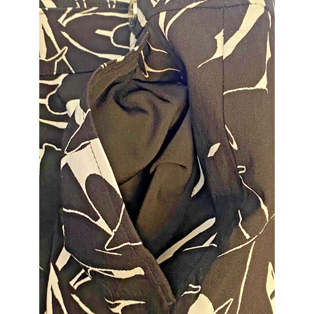NWT $49 RAFAELLA Women's Size 16 Tropical Stretch Shorts Black White Pockets - Picture 4 of 8